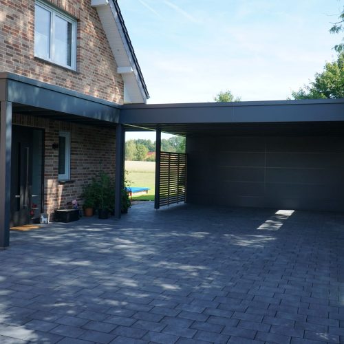 Carport mit Abstellraum aus HPL Platten in Wiedenbrück